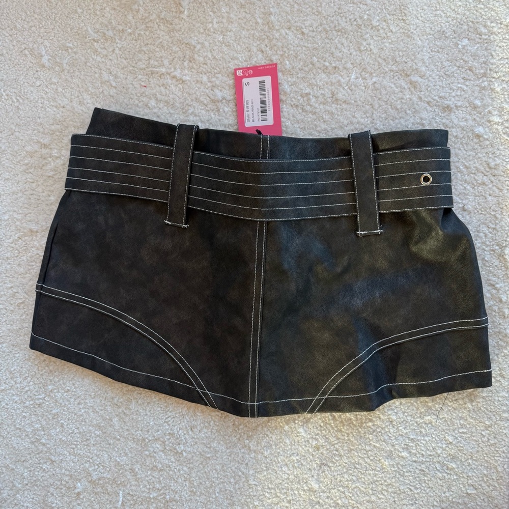 Edikted Washed Faux Leather Mini Skort NEW - Picture 6 of 8